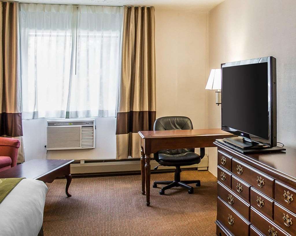 Quality Inn Petoskey-Harbor Springs Zimmer foto
