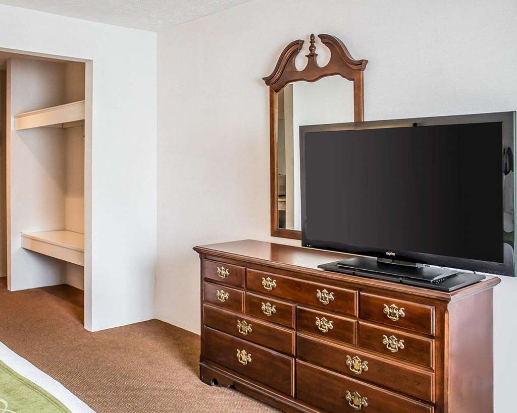 Quality Inn Petoskey-Harbor Springs Zimmer foto