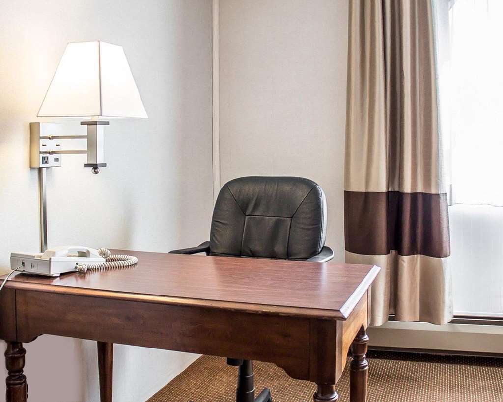 Quality Inn Petoskey-Harbor Springs Zimmer foto